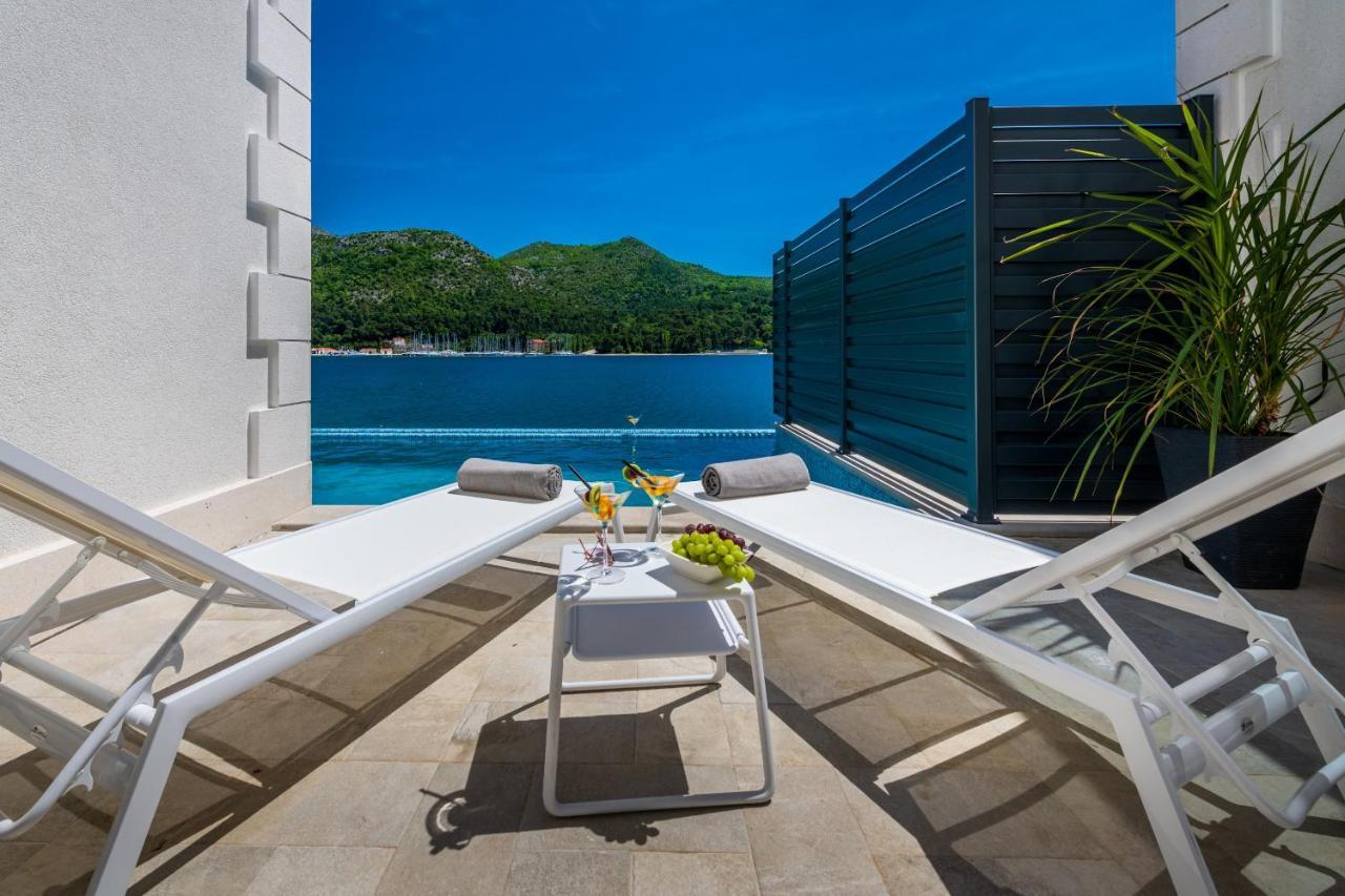 Captivating Belle Riviere Private Infinity Pool Next To The Sea Slano