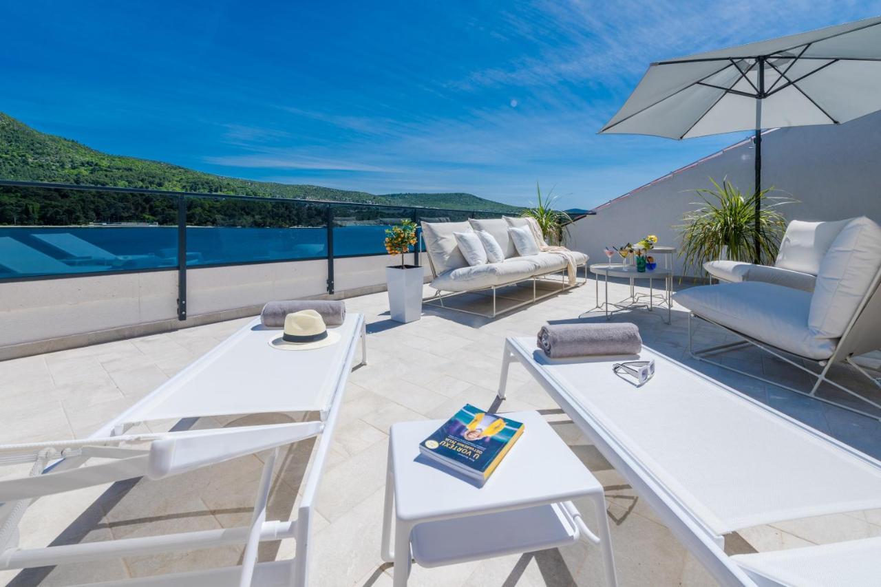 Captivating Belle Riviere Private Infinity Pool Next To The Sea Slano *