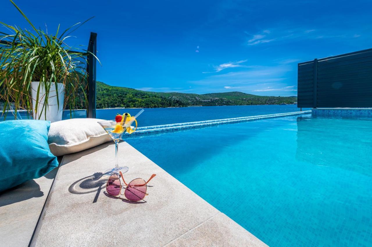 Villa Captivating Belle Riviere Private Infinity Pool Next To The Sea Slano *